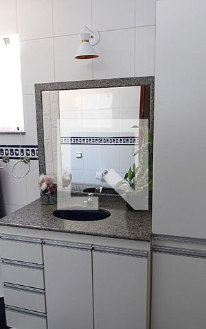 Casa à venda com 317m², 3 quartos e 3 vagasBanheiro 1