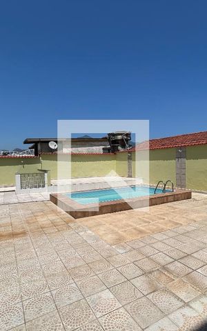 Casa à venda com 317m², 3 quartos e 3 vagasPiscina