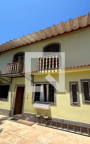 Casa à venda com 317m², 3 quartos e 3 vagasFachada