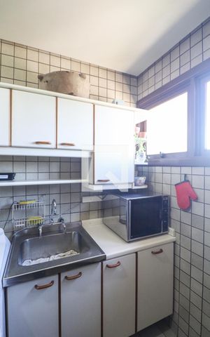 Apartamento à venda com 250m², 3 quartos e 3 vagas Apartamento à venda com 250m², 3 quartos e 3 vagasLavanderia
