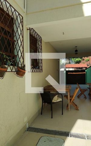 Casa de condomínio à venda com 290m², 4 quartos e 2 vagas Casa de condomínio à venda com 290m², 4 quartos e 2 vagasGaragem