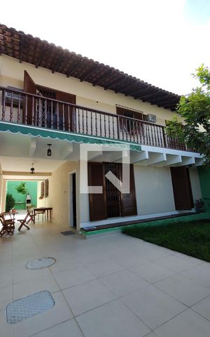 Casa de condomínio à venda com 290m², 4 quartos e 2 vagasFachada