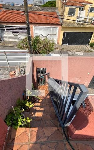 Casa à venda com 84m², 2 quartos e 3 vagas Casa à venda com 84m², 2 quartos e 3 vagasTerraço
