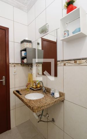 Casa à venda com 84m², 2 quartos e 3 vagasBanheiro 2