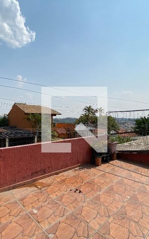 Casa à venda com 84m², 2 quartos e 3 vagas Casa à venda com 84m², 2 quartos e 3 vagasTerraço