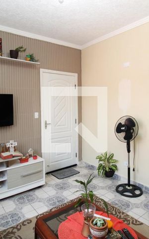Casa à venda com 84m², 2 quartos e 3 vagasSala