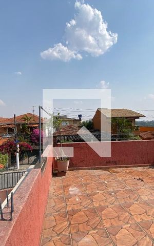 Casa à venda com 84m², 2 quartos e 3 vagas Casa à venda com 84m², 2 quartos e 3 vagasTerraço