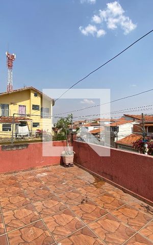 Casa à venda com 84m², 2 quartos e 3 vagas Casa à venda com 84m², 2 quartos e 3 vagasTerraço