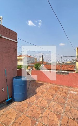 Casa à venda com 84m², 2 quartos e 3 vagas Casa à venda com 84m², 2 quartos e 3 vagasTerraço