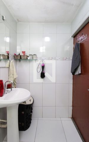 Casa à venda com 84m², 2 quartos e 3 vagasBanheiro 1