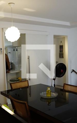Casa de condomínio à venda com 235m², 4 quartos e 2 vagasSala
