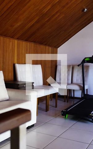 Casa de condomínio à venda com 235m², 4 quartos e 2 vagasSotao