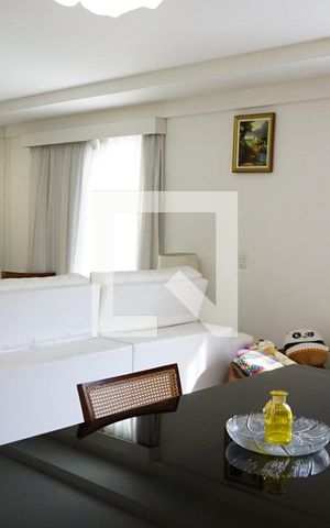 Casa de condomínio à venda com 235m², 4 quartos e 2 vagasSala