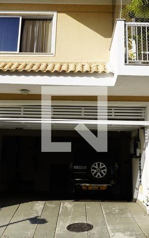 Casa de condomínio à venda com 235m², 4 quartos e 2 vagasFachada da Casa
