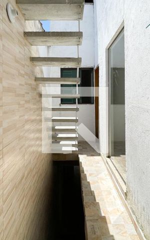 Casa à venda com 254m², 5 quartos e 2 vagas Casa à venda com 254m², 5 quartos e 2 vagasQuintal - Casa 2
