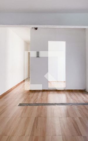 Casa à venda com 254m², 5 quartos e 2 vagas Casa à venda com 254m², 5 quartos e 2 vagasSala - Casa 2