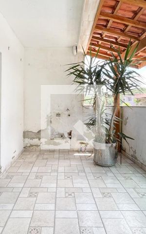 Casa à venda com 254m², 5 quartos e 2 vagas Casa à venda com 254m², 5 quartos e 2 vagasSacada - Casa 2