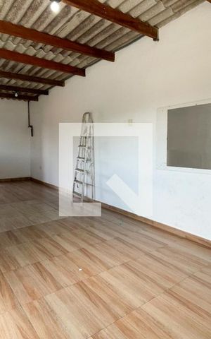 Casa à venda com 254m², 5 quartos e 2 vagas Casa à venda com 254m², 5 quartos e 2 vagasSala - Casa 3