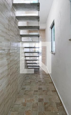 Casa à venda com 254m², 5 quartos e 2 vagas Casa à venda com 254m², 5 quartos e 2 vagasQuintal - Casa 1