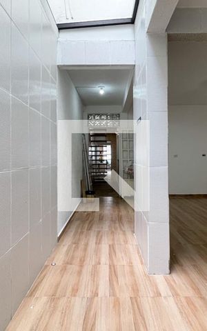 Casa à venda com 254m², 5 quartos e 2 vagas Casa à venda com 254m², 5 quartos e 2 vagasÁrea de Serviço - Casa 1