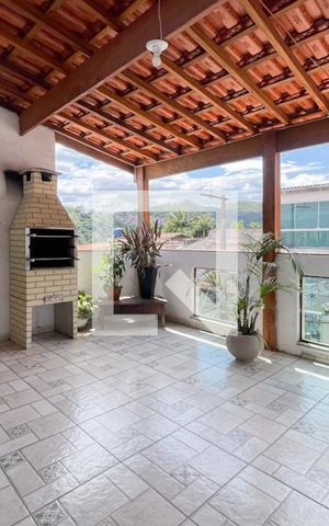 Casa à venda com 254m², 5 quartos e 2 vagas Casa à venda com 254m², 5 quartos e 2 vagasSacada - Casa 3