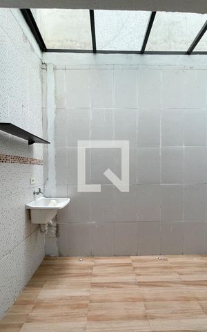 Casa à venda com 254m², 5 quartos e 2 vagas Casa à venda com 254m², 5 quartos e 2 vagasÁrea de Serviço - Casa 1