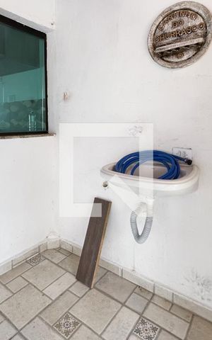Casa à venda com 254m², 5 quartos e 2 vagas Casa à venda com 254m², 5 quartos e 2 vagasÁrea de Serviço Casa 3