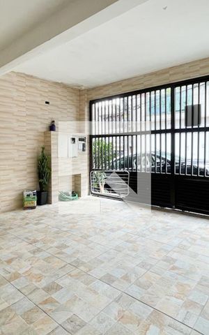 Casa à venda com 254m², 5 quartos e 2 vagas Casa à venda com 254m², 5 quartos e 2 vagasGaragem