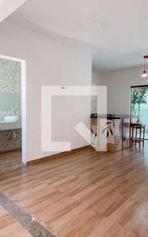 Casa à venda com 254m², 5 quartos e 2 vagas Casa à venda com 254m², 5 quartos e 2 vagasSala - Casa 2