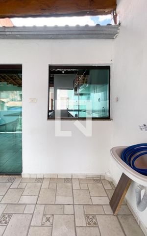 Casa à venda com 254m², 5 quartos e 2 vagas Casa à venda com 254m², 5 quartos e 2 vagasÁrea de Serviço Casa 3
