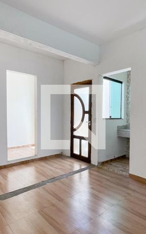 Casa à venda com 254m², 5 quartos e 2 vagas Casa à venda com 254m², 5 quartos e 2 vagasSala - Casa 2