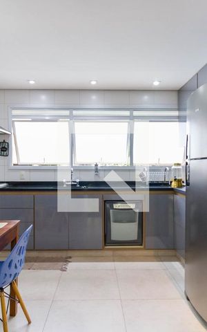 Apartamento à venda com 132m², 3 quartos e 2 vagas Apartamento à venda com 132m², 3 quartos e 2 vagasCozinha