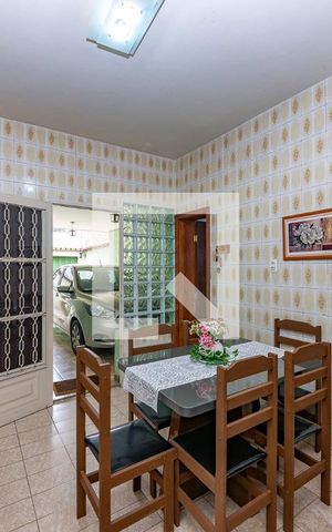 Casa à venda com 210m², 3 quartos e 2 vagas Casa à venda com 210m², 3 quartos e 2 vagasSala 2