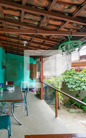 Casa à venda com 210m², 3 quartos e 2 vagas Casa à venda com 210m², 3 quartos e 2 vagasÁrea de Serviço