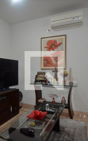 Casa à venda com 430m², 2 quartos e 2 vagasSala