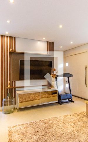 Casa à venda com 440m², 4 quartos e 4 vagas Casa à venda com 440m², 4 quartos e 4 vagasSala