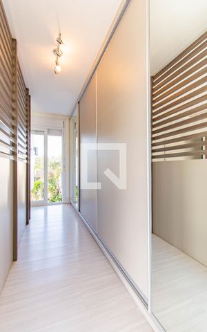Casa à venda com 440m², 4 quartos e 4 vagas Casa à venda com 440m², 4 quartos e 4 vagasQuarto 1