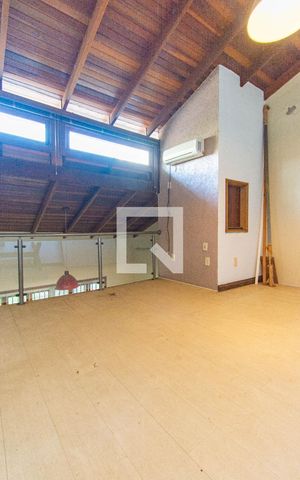 Casa à venda com 440m², 4 quartos e 4 vagas Casa à venda com 440m², 4 quartos e 4 vagasQuintal