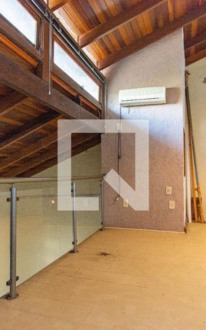 Casa à venda com 440m², 4 quartos e 4 vagas Casa à venda com 440m², 4 quartos e 4 vagasQuintal
