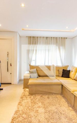 Casa à venda com 440m², 4 quartos e 4 vagas Casa à venda com 440m², 4 quartos e 4 vagasSala
