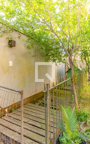 Casa à venda com 440m², 4 quartos e 4 vagas Casa à venda com 440m², 4 quartos e 4 vagasQuintal