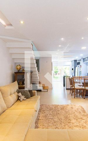 Casa à venda com 440m², 4 quartos e 4 vagas Casa à venda com 440m², 4 quartos e 4 vagasSala