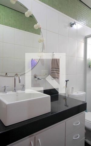 Casa à venda com 500m², 7 quartos e 5 vagasBanheiro da Suíte 1