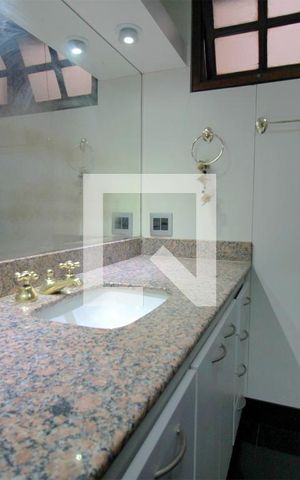 Casa à venda com 500m², 7 quartos e 5 vagasBanheiro da Suíte 3