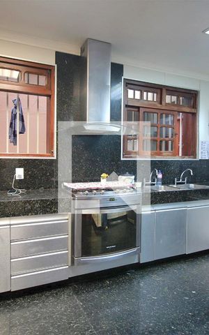 Casa à venda com 500m², 7 quartos e 5 vagasCozinha