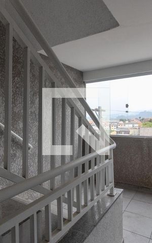 Apartamento à venda com 42m², 1 quarto e sem vaga Apartamento à venda com 42m², 1 quarto e sem vagaEscada