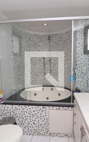 Apartamento à venda com 175m², 3 quartos e 3 vagasBanheiro da Suíte