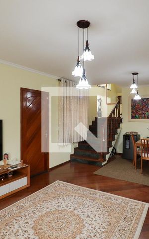 Casa à venda com 200m², 4 quartos e 5 vagas Casa à venda com 200m², 4 quartos e 5 vagasSala