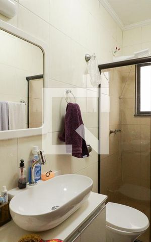 Casa à venda com 200m², 4 quartos e 5 vagas Casa à venda com 200m², 4 quartos e 5 vagasBanheiro da Suíte