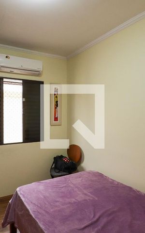Casa à venda com 200m², 4 quartos e 5 vagas Casa à venda com 200m², 4 quartos e 5 vagasQuarto 2